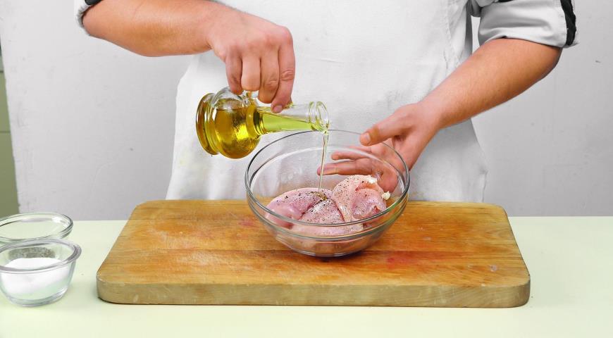 Фото приготовления рецепта: Салат из цыпленка с романо, шаг №1