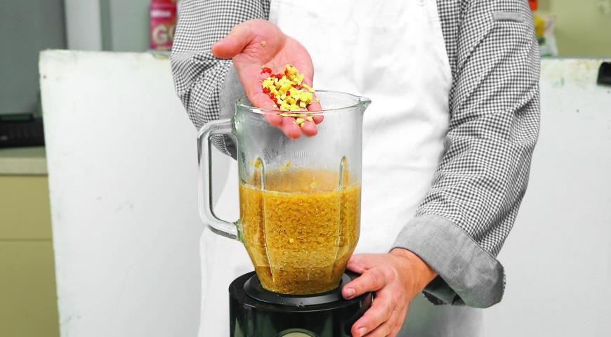 Фото приготовления рецепта: Густой суп из риса и чечевицы, шаг №4
