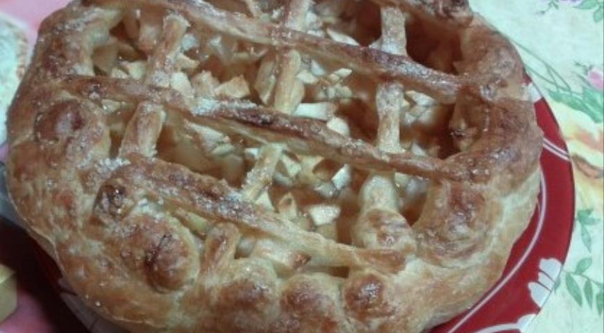 Рецепт Слоеный пирог с яблоками и корицей