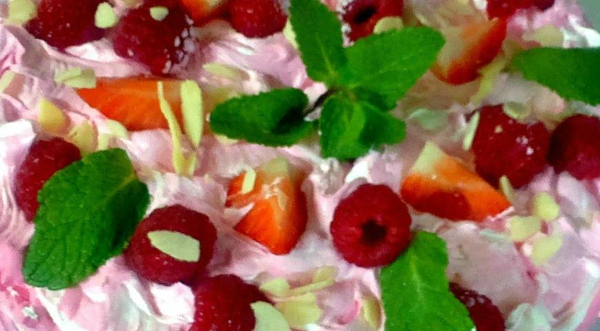 Рецепт розового торта - холодного Чизкейка с ягодами 