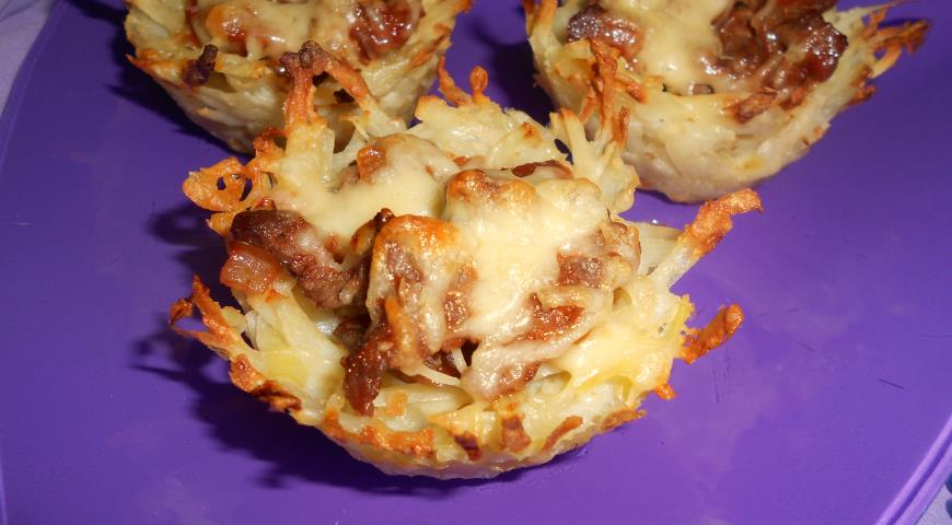Рецепт Картофельные корзиночки с мясом и сыром