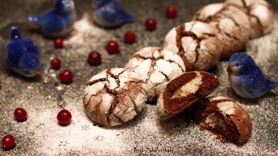Шоколадное печенье с кокосовой начинкой "сНежное сердце"