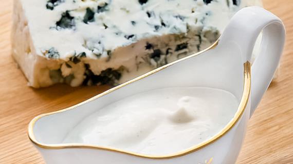 Заправка из сыра с голубой плесенью