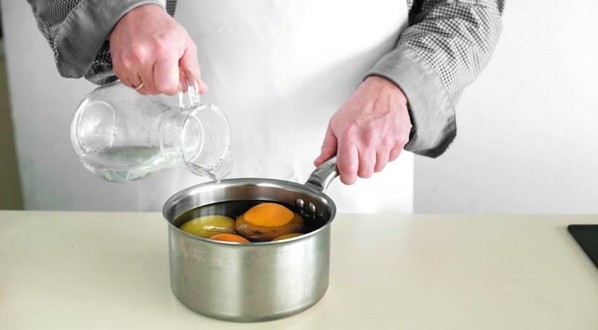 Фото приготовления рецепта: Медовая намазка с апельсинами и лимонами, шаг №1