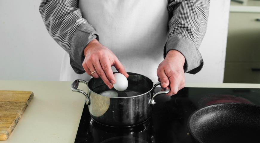 Фото приготовления рецепта: Начинка для блинов с куриной печенкой, шаг №1