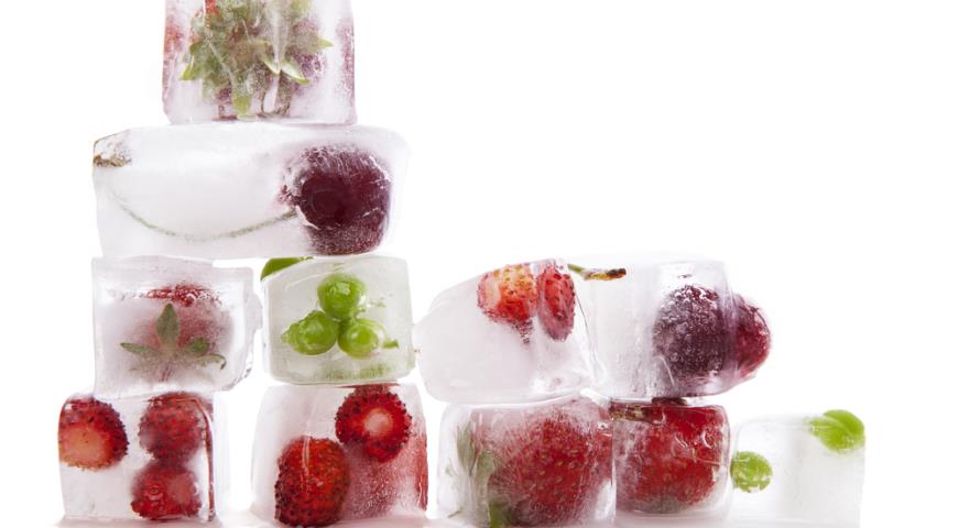 ягоды во льду