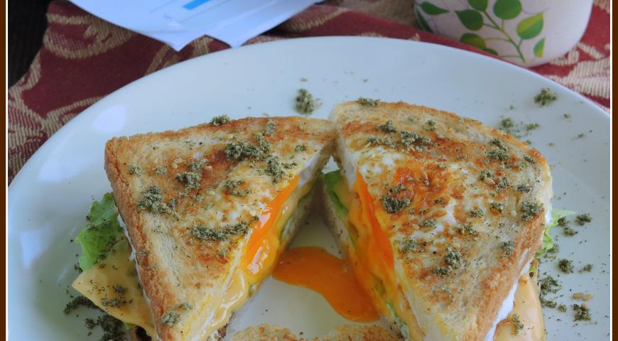 Как приготовить сэндвич с яйцом и сыром