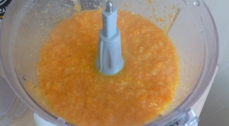 Отварить булгур, измельчить морковь, соединить ингредиенты и варить суп до готовности