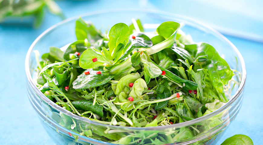 Зеленый салат с перечной заправкой, Новогодние блюда правильно накрываем стол 2021