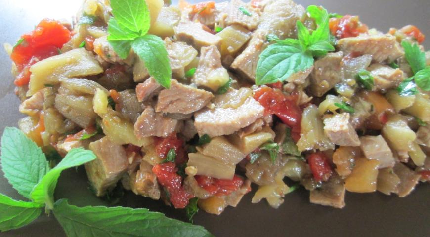 Рецепт салата из запеченных овощей с утиными грудками