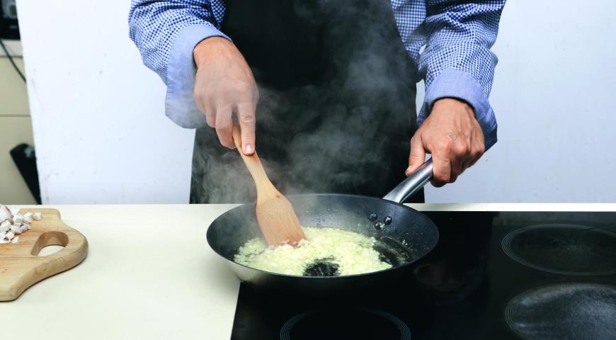 Фото приготовления рецепта: Куриное филе, запеченное с шампиньонами, шаг №1