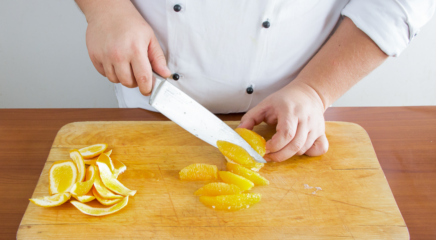 Фото приготовления рецепта: Пудинг с киноа, кардамоном и апельсином, шаг №3