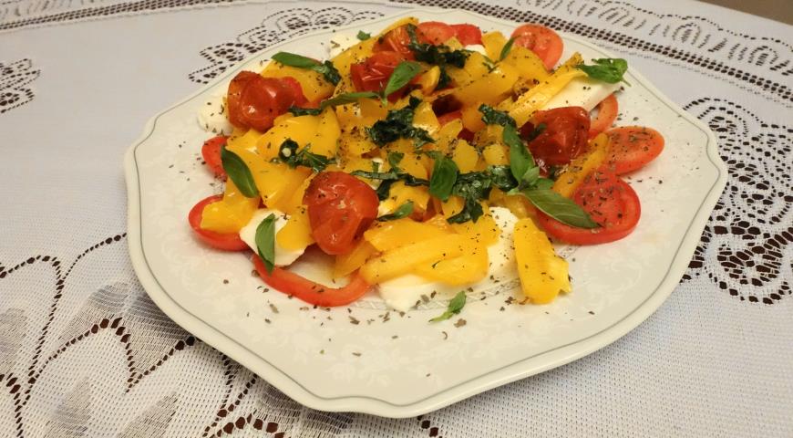 Рецепт салата с моцареллой и болгарским перцем