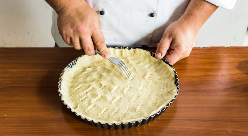 Фото приготовления рецепта: Открытый пирог с клюквой, шаг №2