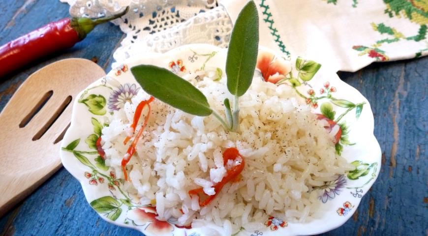 Готовим ароматный рис с шалфеем