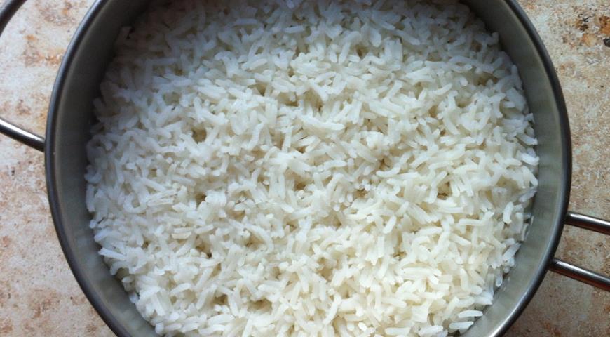 Отварить рис для приготовления Эби тяхан
