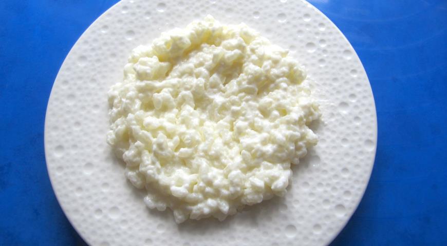 Выложить слой молочной рисовой каши