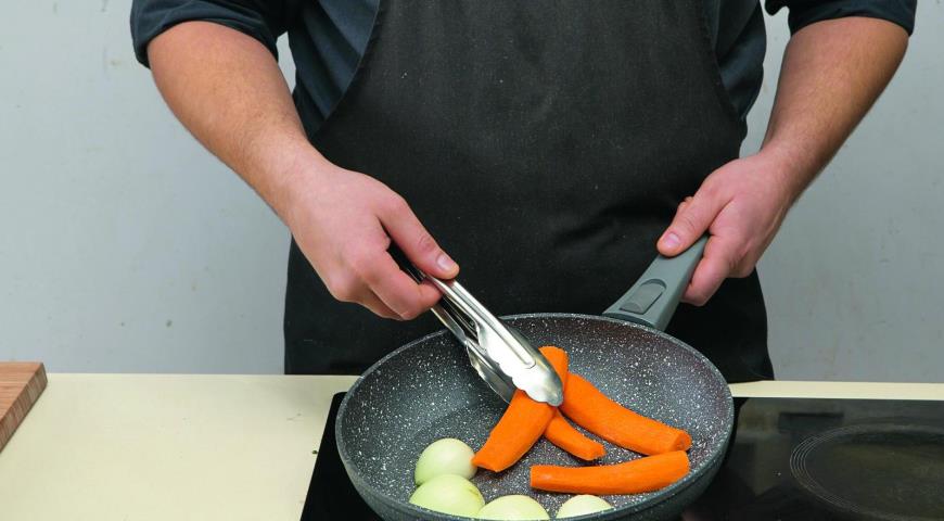 Припекание лука и моркови