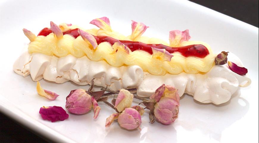Десерт "Малиновая роза"
