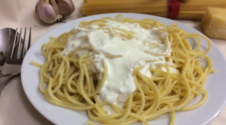Готовим спагетти в сливочно-сырном соусе 