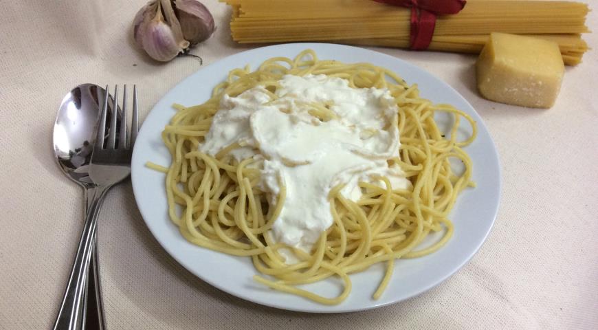 Спагетти в сливочно-сырном соусе 