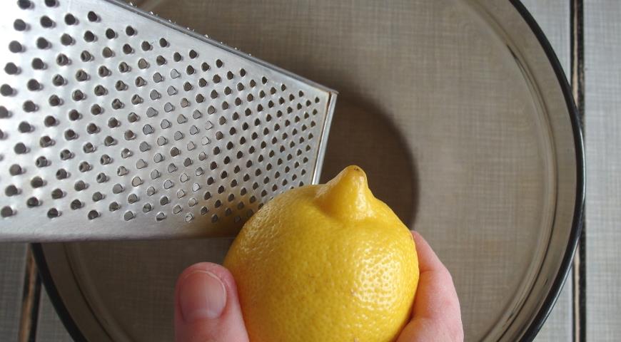 Снимаем цедру лимона для кекса