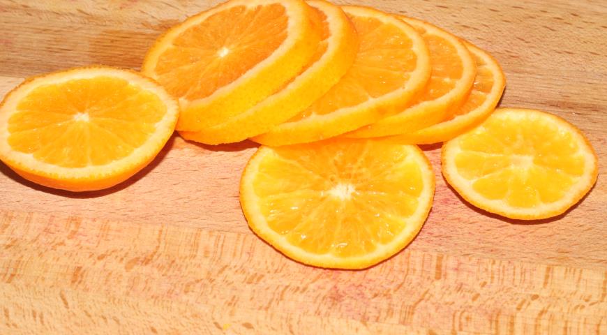 Нарезаем апельсины
