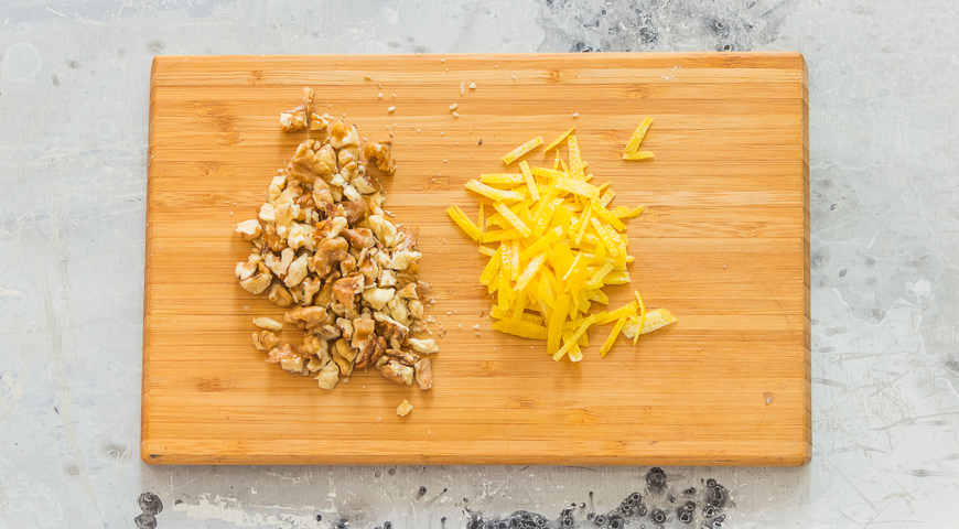 Фото приготовления рецепта: Салат из тыквы с кальмарами, шаг №3
