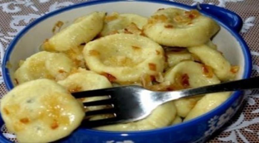Постные вареники с картофелем и жареным луком - пошаговый рецепт с фото