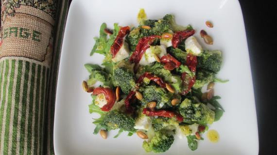 Рецепт салата из брокколи и вешенок - вкусный и полезный гарнир