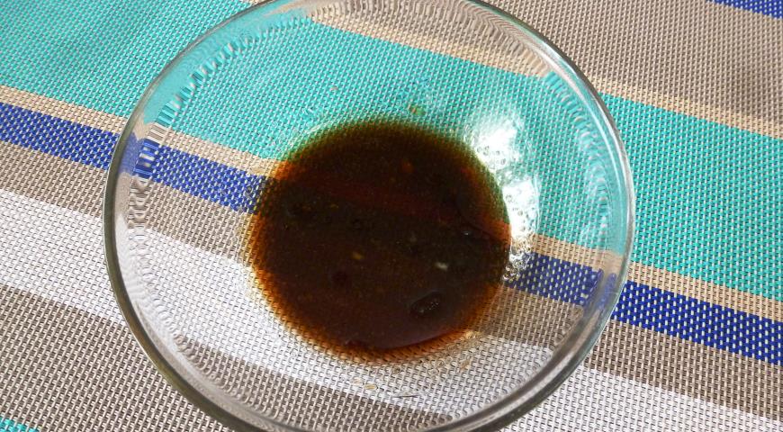 Готовим соус для тсукунэ
