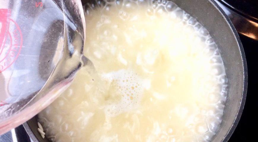 Рис жасмин отварной на курином бульоне со сливочным маслом. Шаг 4