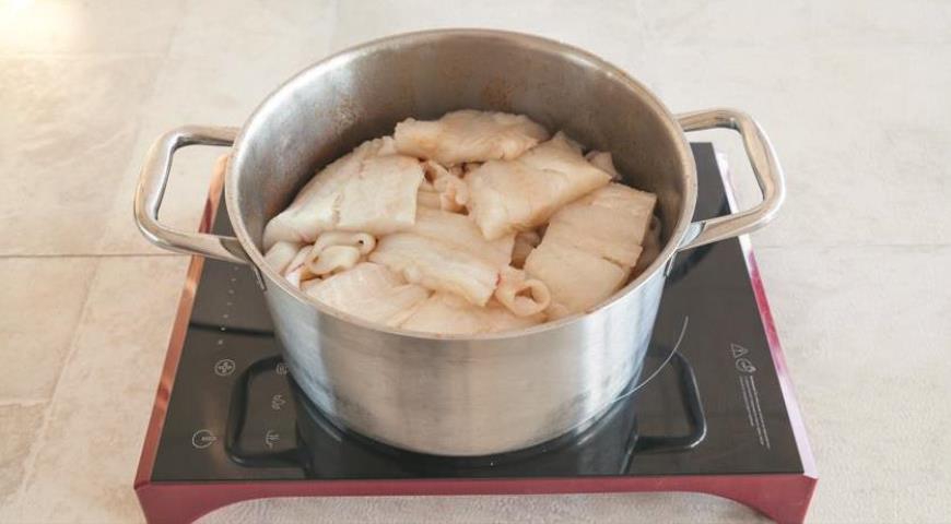 Фото приготовления рецепта: Калдейрада – португальское рыбное рагу, шаг №7