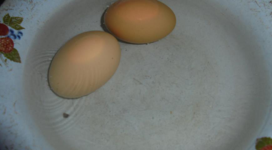 Для начинки пирожков сварить яйца