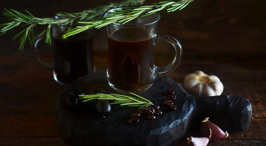 Ингредиенты для турецкого кофе с чесноком и розмарином