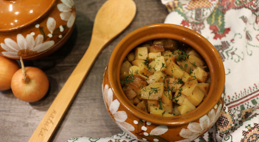 Картошка в горшочках: рецепт приготовления в духовке с мясом