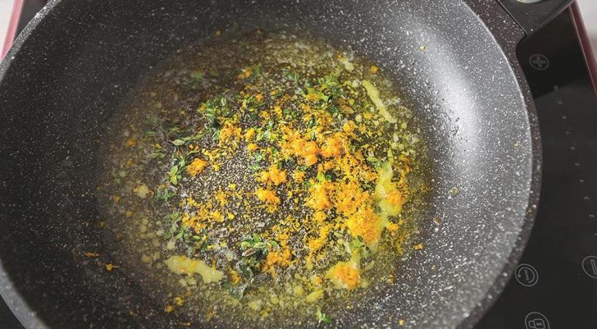 Фото приготовления рецепта: Треска с апельсиновым маслом, шаг №2