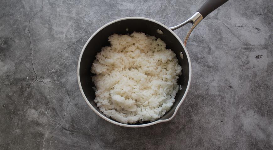 Варим рис для приготовления суши "Свинки"