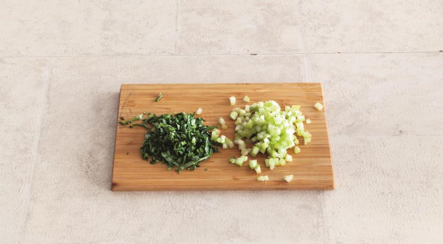 Фото приготовления рецепта: Яичный салат, самый быстрый и вкусный на свете, шаг №3