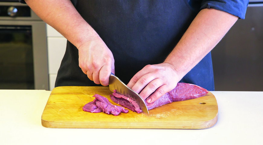 Фото приготовления рецепта: Тартар из говядины в стиле суши-бара, шаг №2