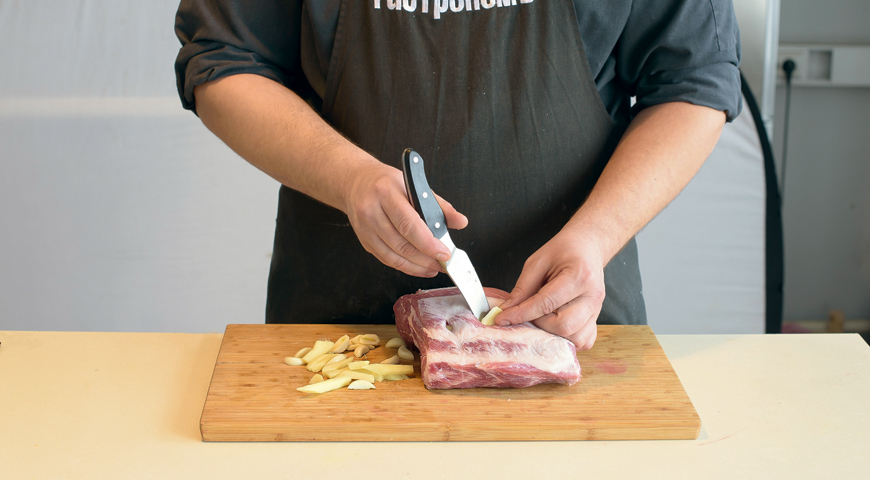 Фото приготовления рецепта: Горячая буженина из свиной шейки, шаг №2