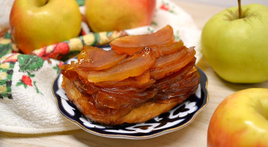 выпекать яблочный пирог при 170 градусах 35-40 минут