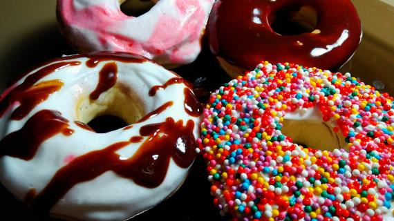 Пончики с глазурью Dunkin Donuts без дрожжей