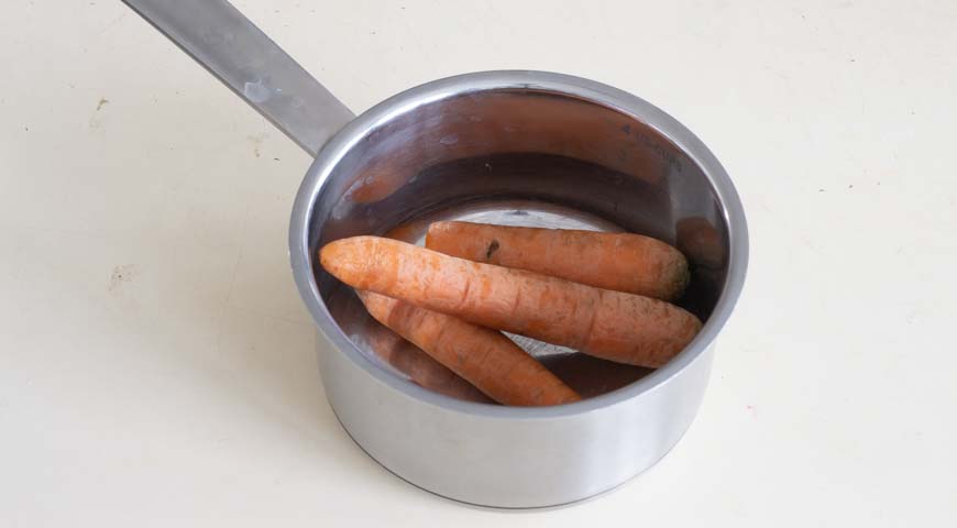 Селедочное масло, отварить морковь