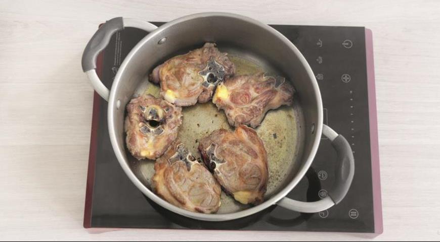 Фото приготовления рецепта: Пряный суп с ягнятиной и картофелем, шаг №1