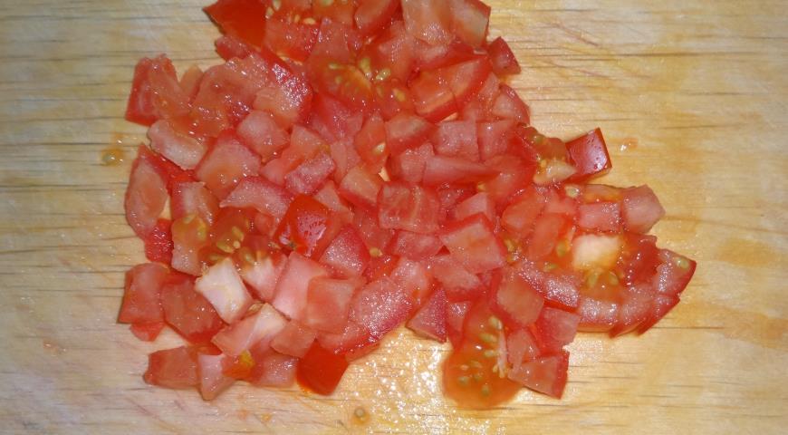 Фото приготовления рецепта: Салат из овощей и морского коктейля, шаг №2