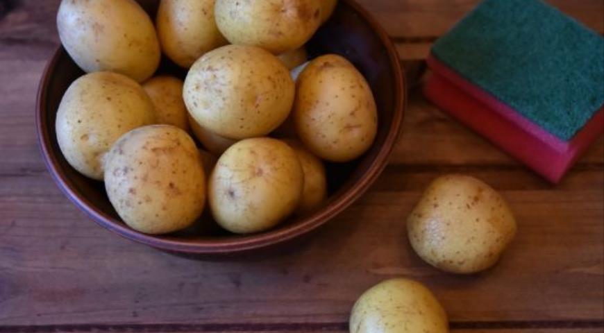 Фото приготовления рецепта: Картофельные "орешки", шаг №2