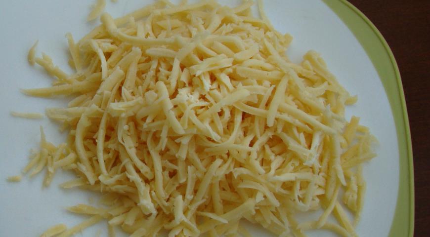 Фото приготовления рецепта: Спагетти с белым вином и креветками, шаг №6
