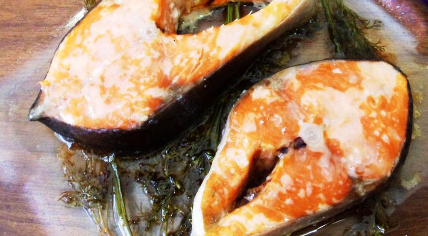 Фото приготовления рецепта: Запеченный лосось с цукини в сливочном соусе, шаг №2