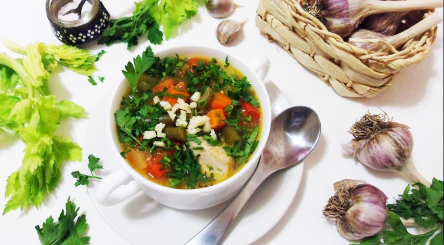 Фото приготовления рецепта: Овощной суп с индейкой, шаг №9